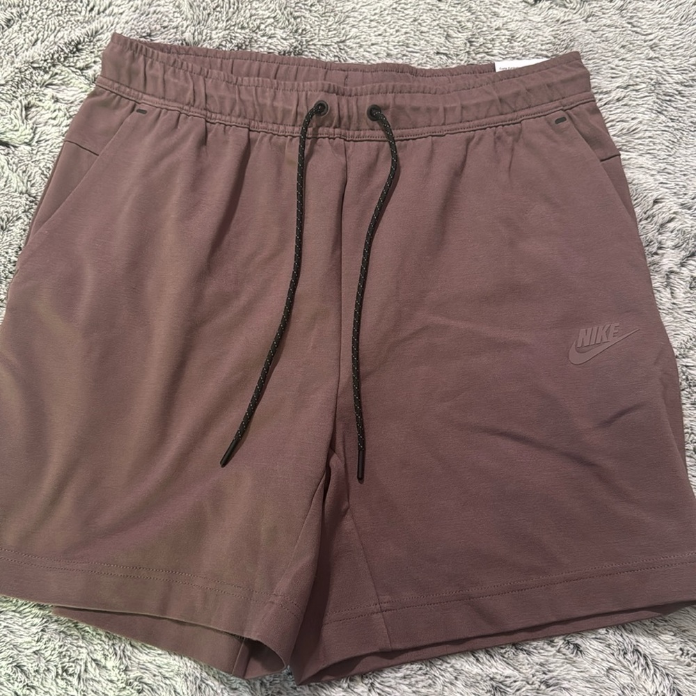 Nike - tech shorts